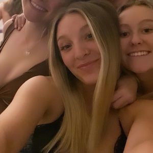 Meet your Posher, Stella